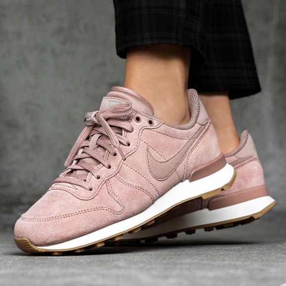 nike internationalist limited edition